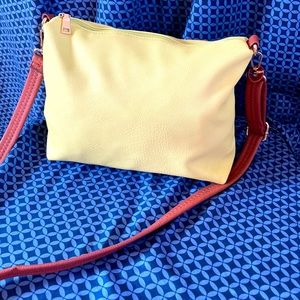 Yellow handbag like New !!